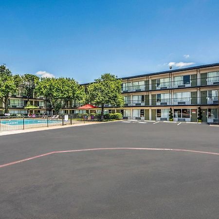 Econo Lodge Airport I-35 North Farmers Branch Extérieur photo