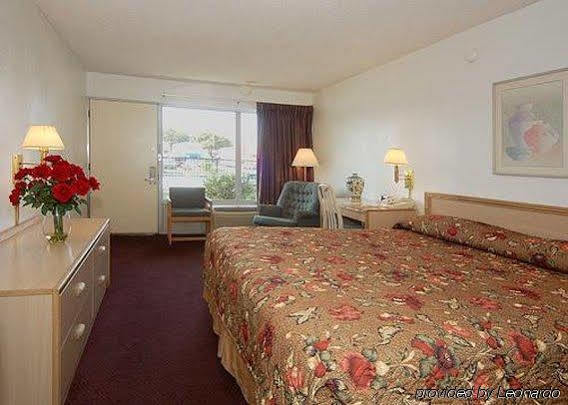 Econo Lodge Airport I-35 North Farmers Branch Extérieur photo