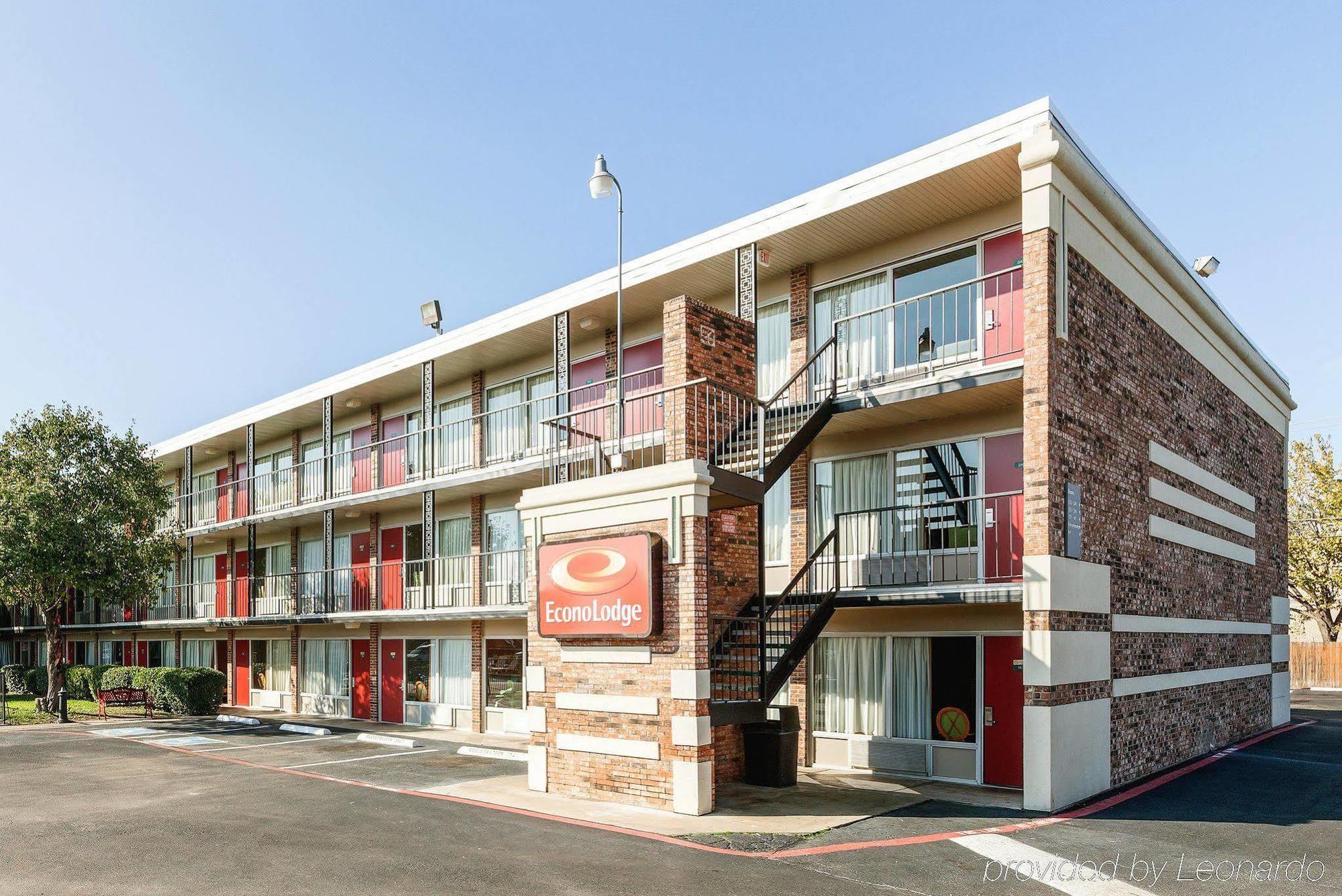 Econo Lodge Airport I-35 North Farmers Branch Extérieur photo