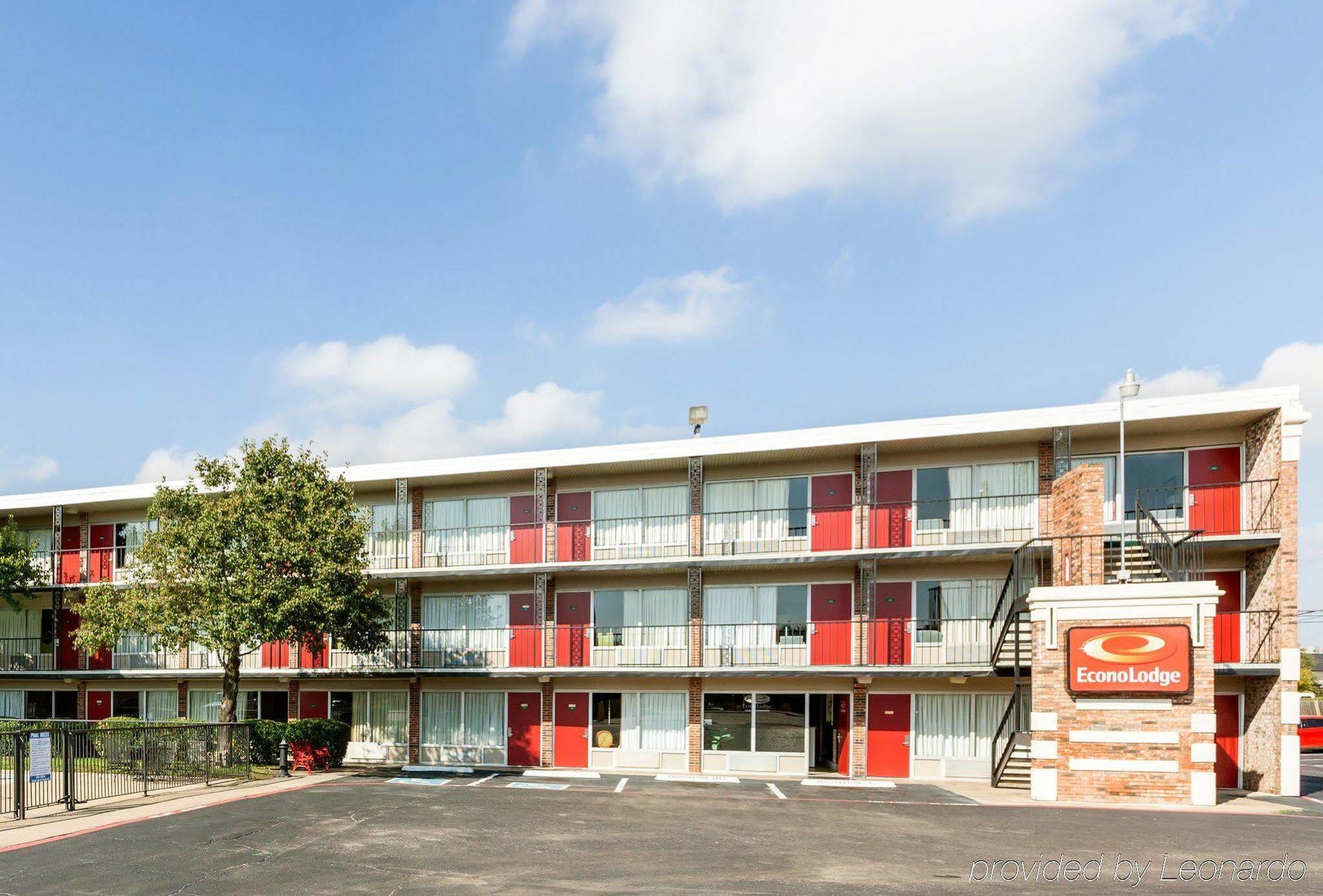 Econo Lodge Airport I-35 North Farmers Branch Extérieur photo