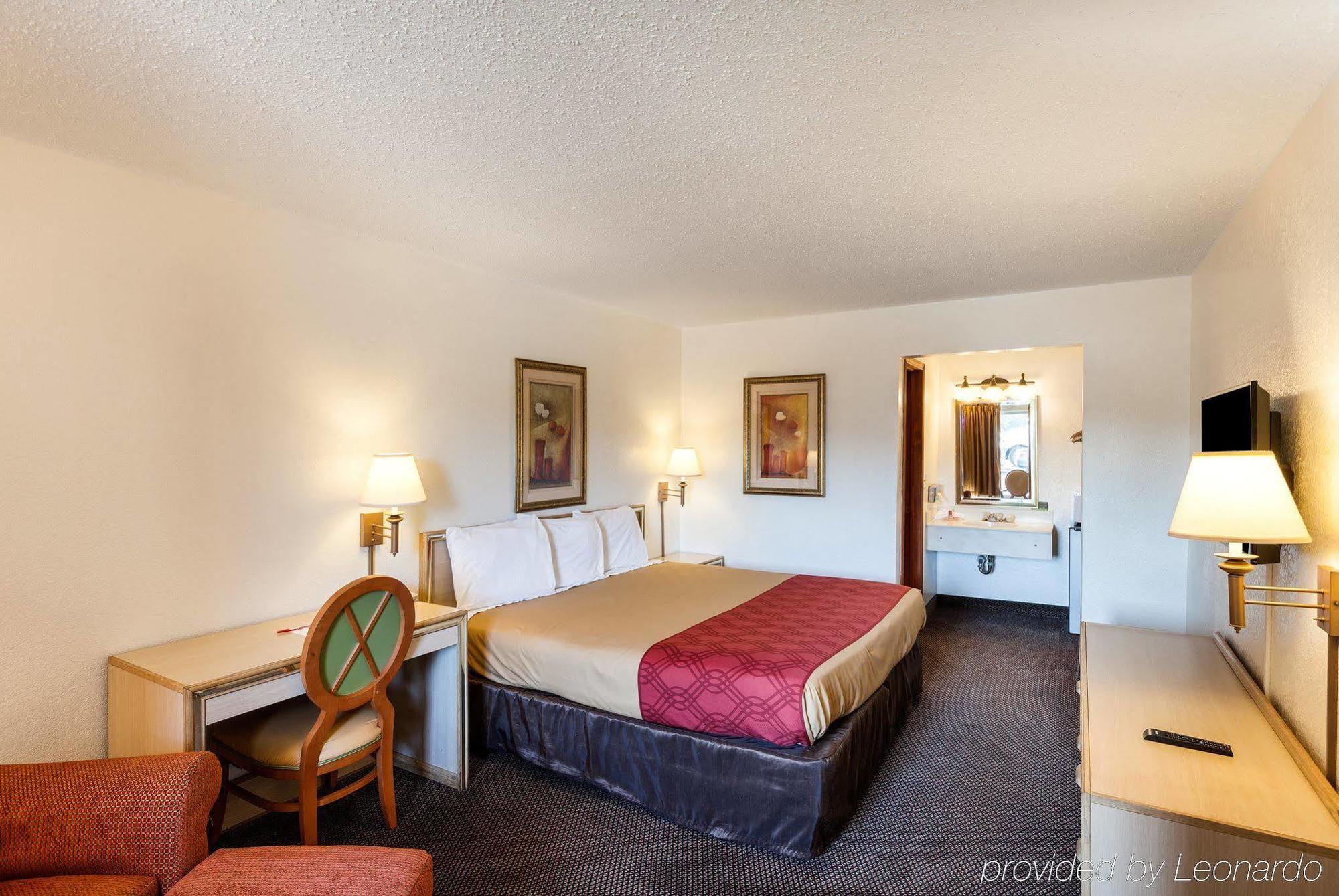 Econo Lodge Airport I-35 North Farmers Branch Extérieur photo