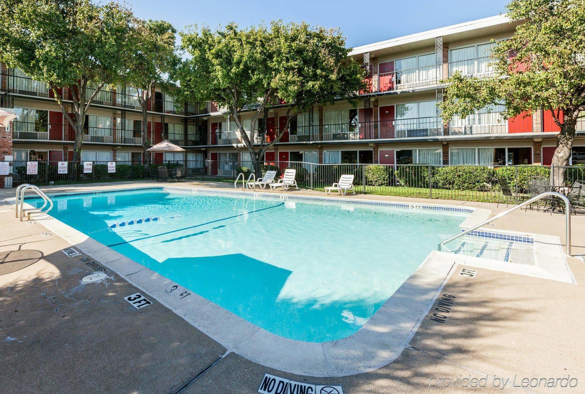 Econo Lodge Airport I-35 North Farmers Branch Extérieur photo