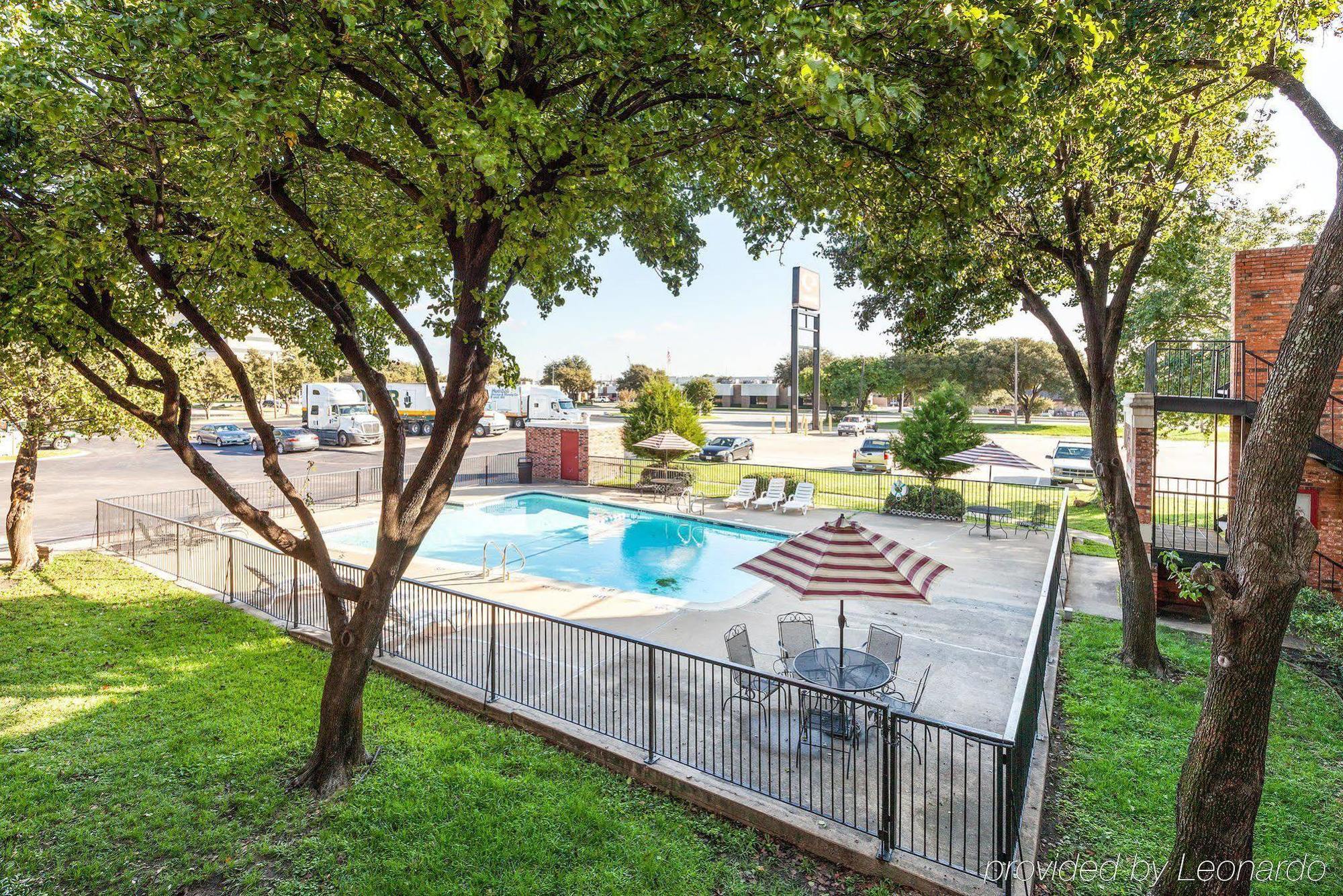 Econo Lodge Airport I-35 North Farmers Branch Extérieur photo