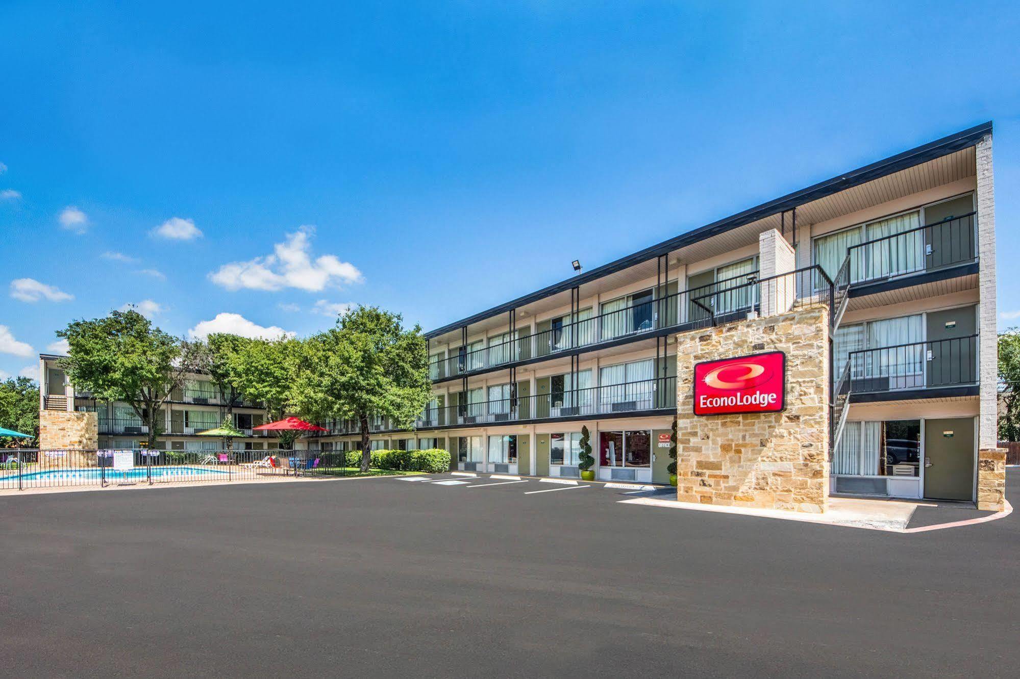Econo Lodge Airport I-35 North Farmers Branch Extérieur photo