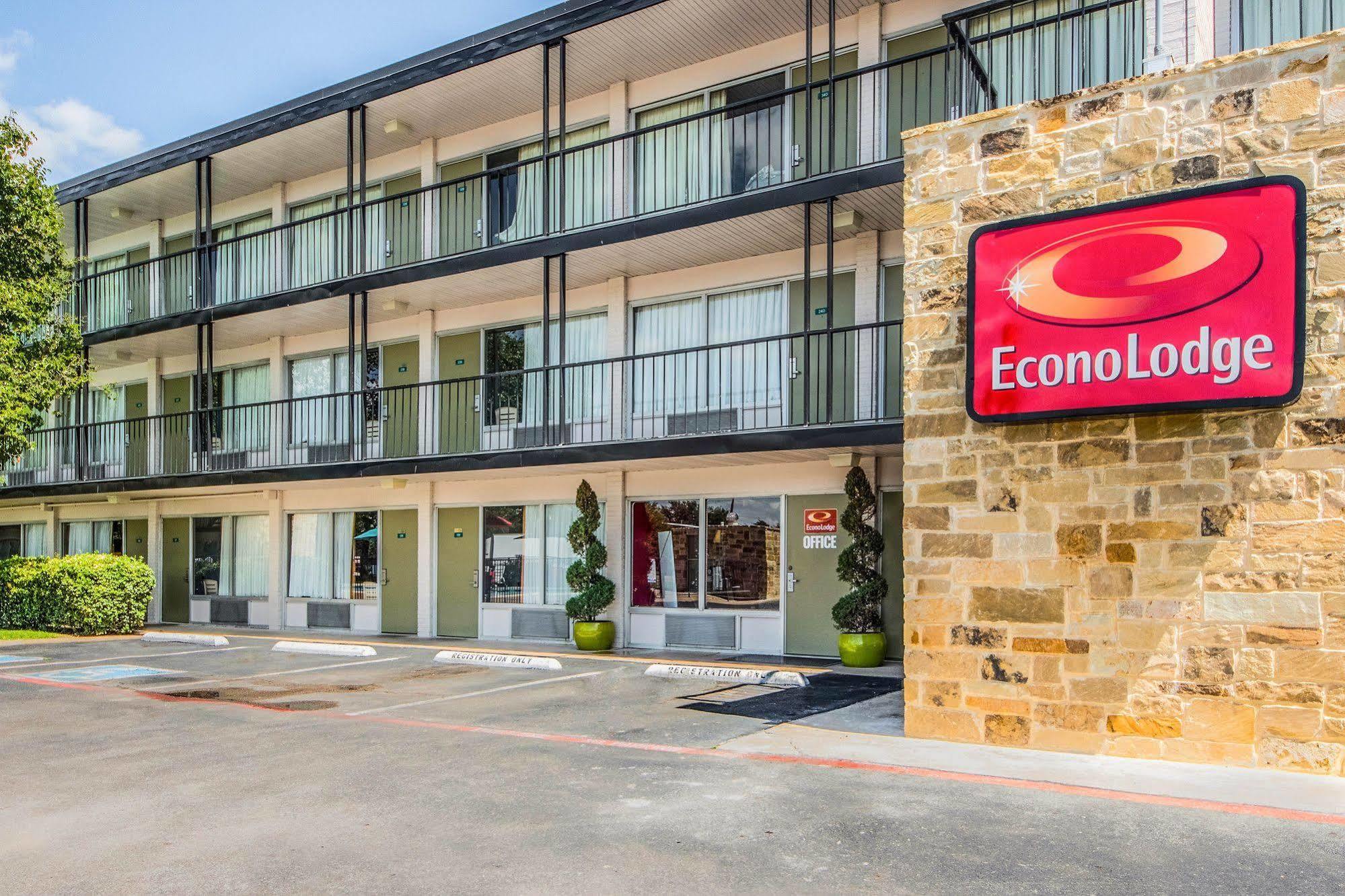 Econo Lodge Airport I-35 North Farmers Branch Extérieur photo