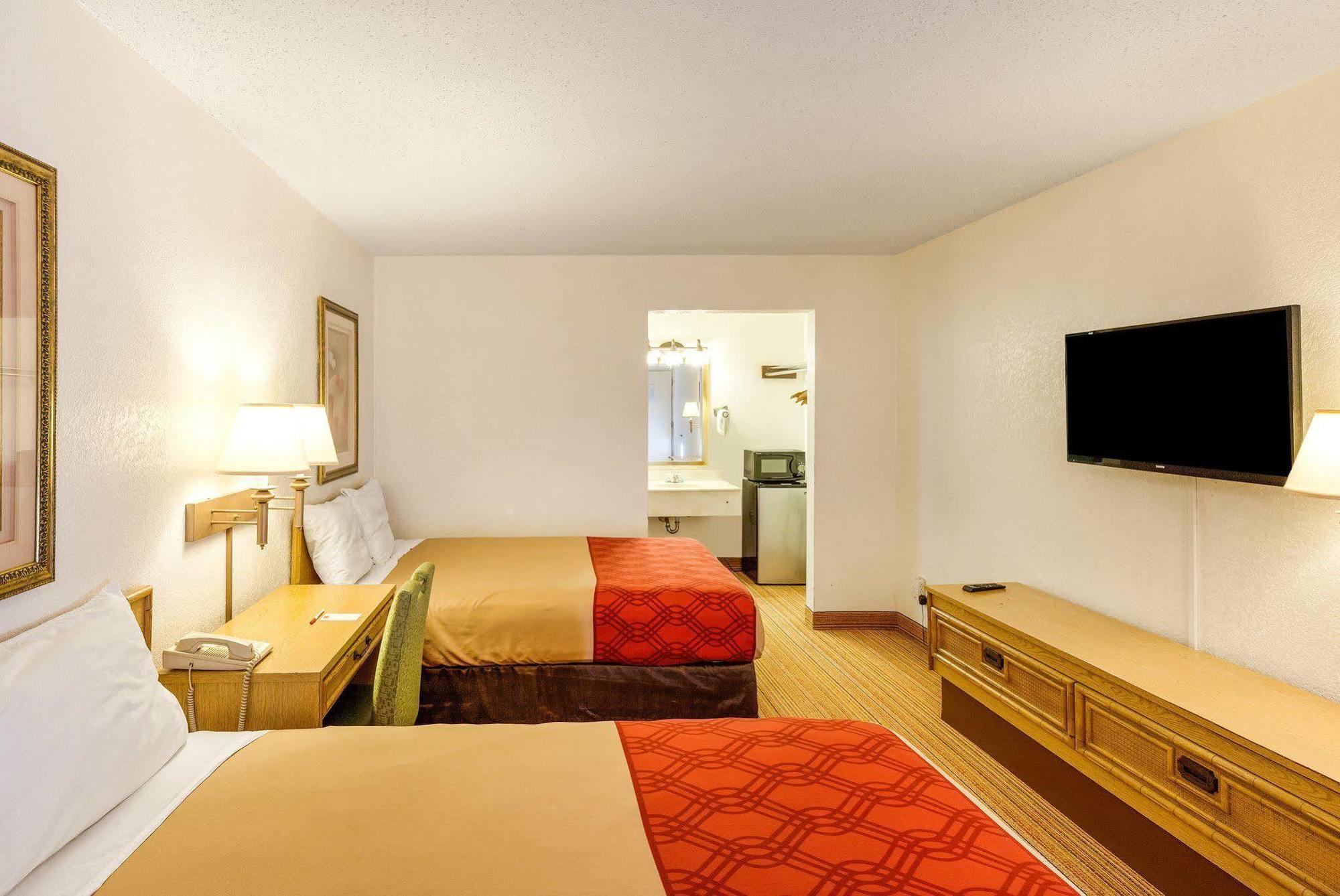 Econo Lodge Airport I-35 North Farmers Branch Extérieur photo
