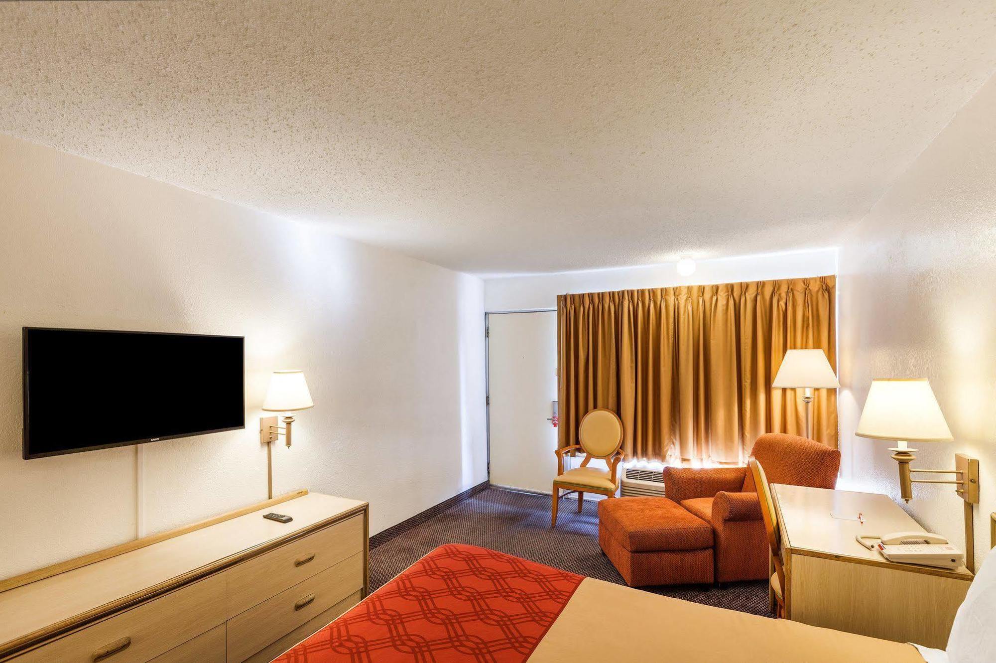 Econo Lodge Airport I-35 North Farmers Branch Extérieur photo